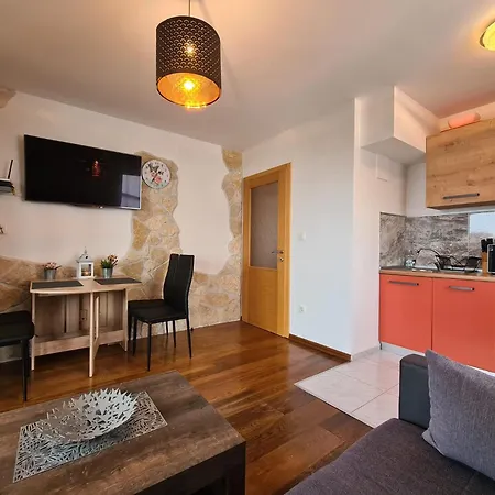 Downtown Bepi Apartment *